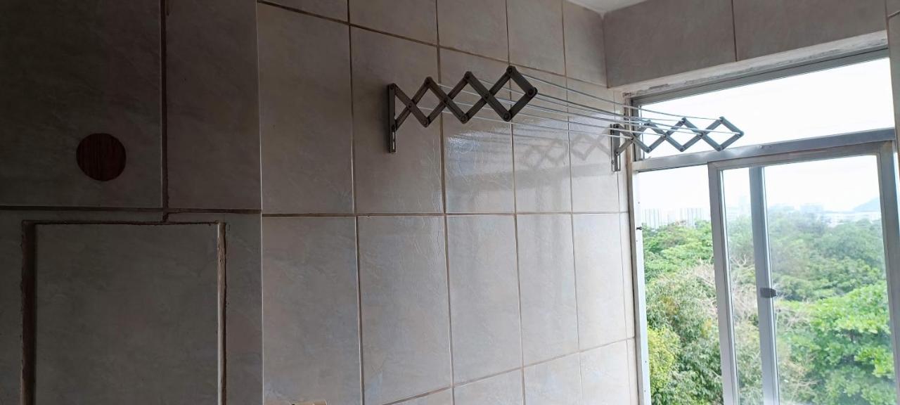 Apartamento Quarto Em Apartamento Em Frente Ao Riocentro E Proximo A Jeunesse Arena E Vila Olimpica *
